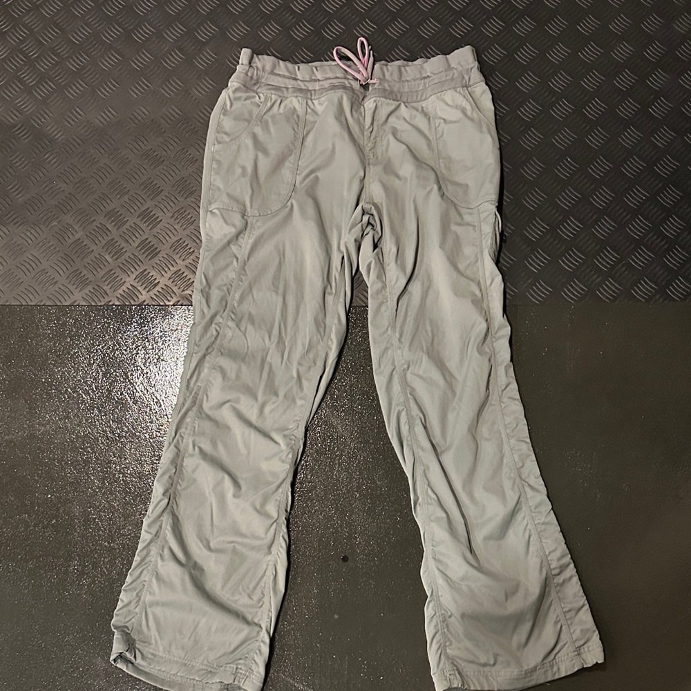 Women’s North Face Utility Gray/Green Pants